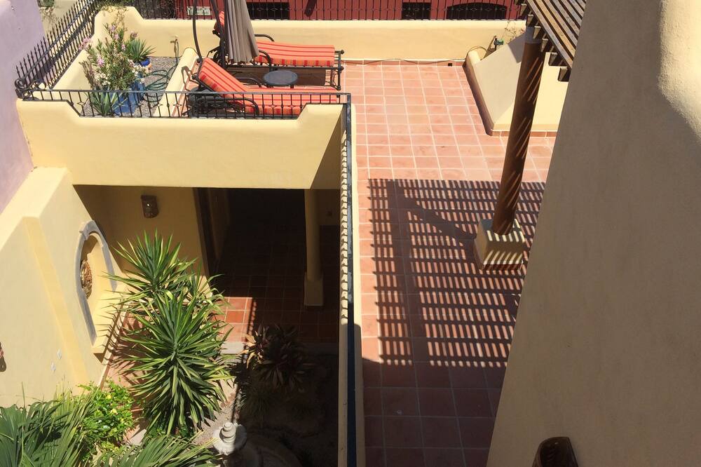 Photo of Outdoor in Nopolo