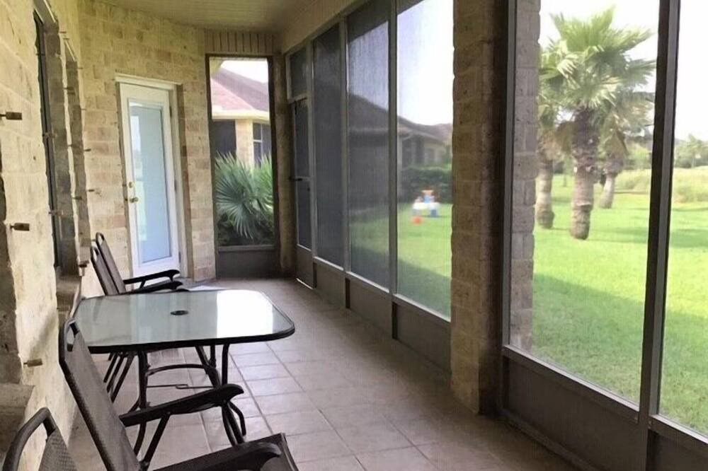 Photo of Patio Balcony in Laguna Vista