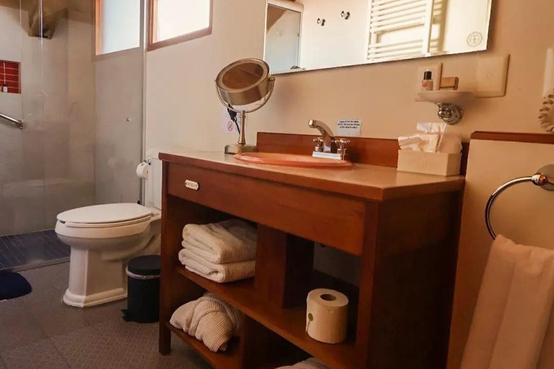 Photo of Bathroom in De La Merced