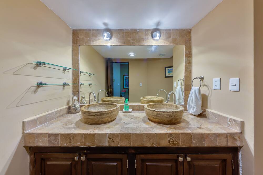 Photo of Bathroom in Cabo Bello