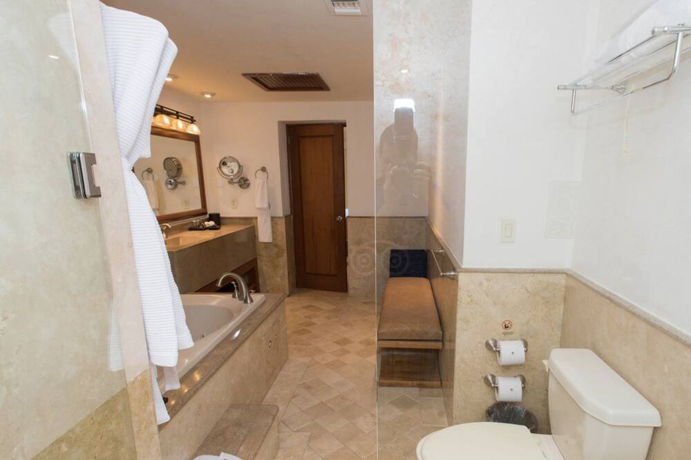 Photo of Bathroom in Marina