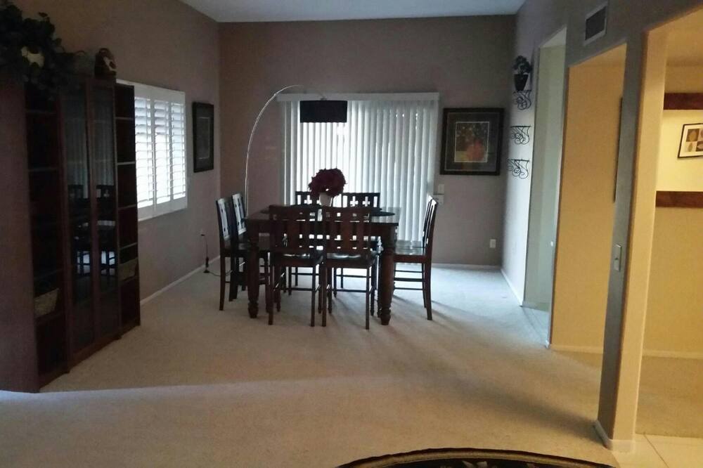 Photo of Livingroom in Sun City