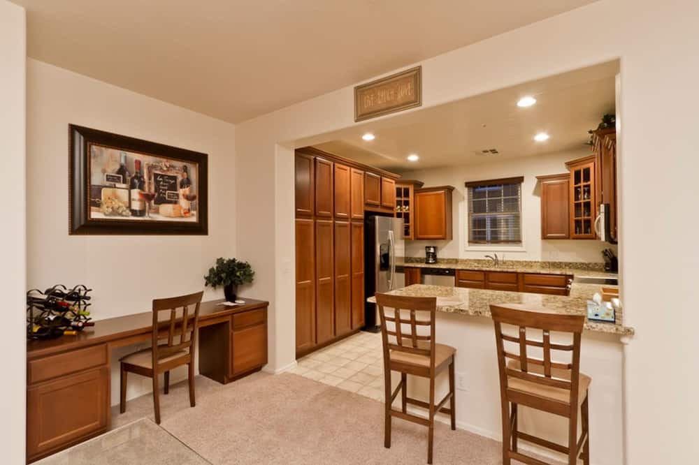 Photo of Kitchen in Val Vista Classic