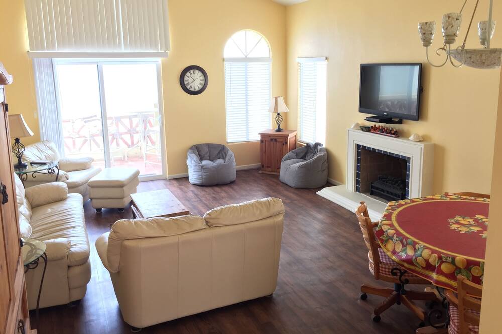 Photo of Livingroom in La Joya