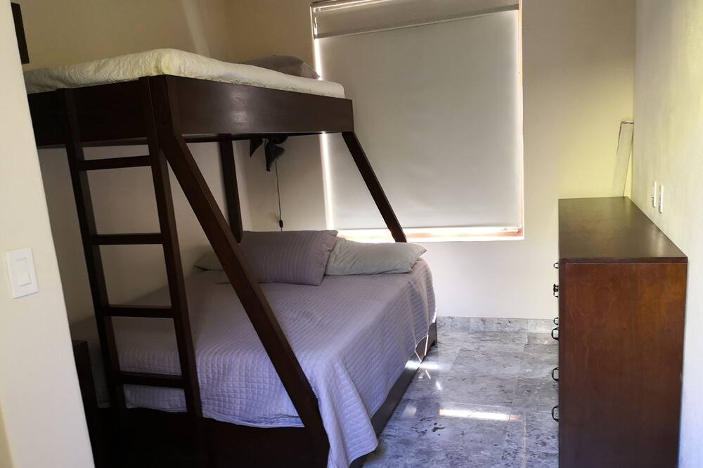Photo of Bedroom in Nopolo