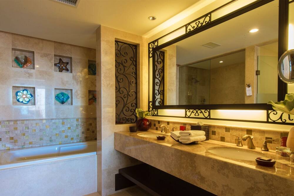 Photo of Bathroom in Marina