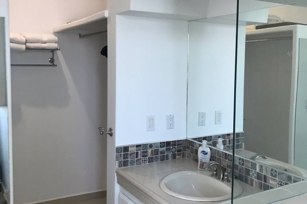 Photo of Bathroom in El Tezal