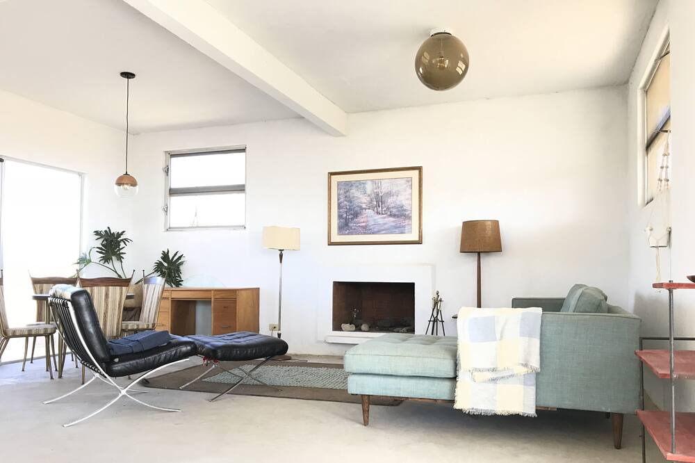 Photo of Livingroom in Colnett