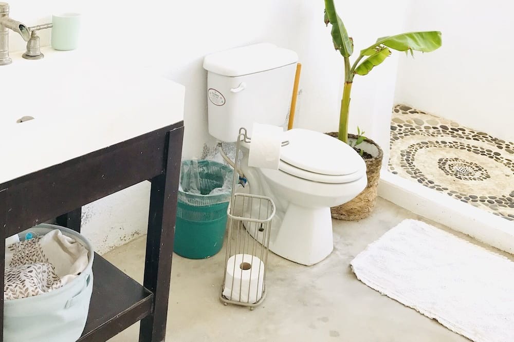 Photo of Bathroom in Colnett