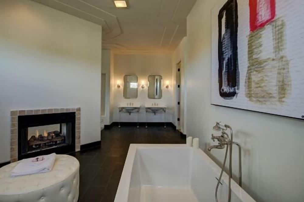 Photo of Bathroom in Troon North
