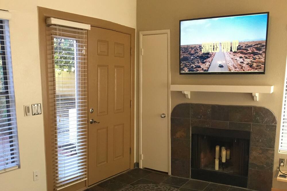 Photo of Livingroom in Mesa Grande
