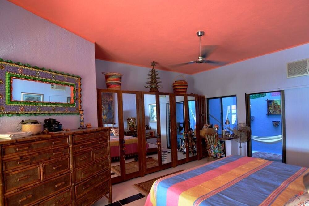 Photo of Bedroom in Zihuatanejo