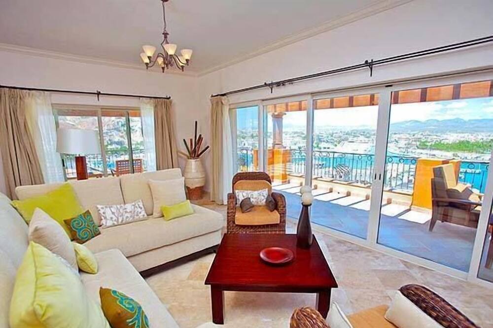 Photo of Livingroom in Marina