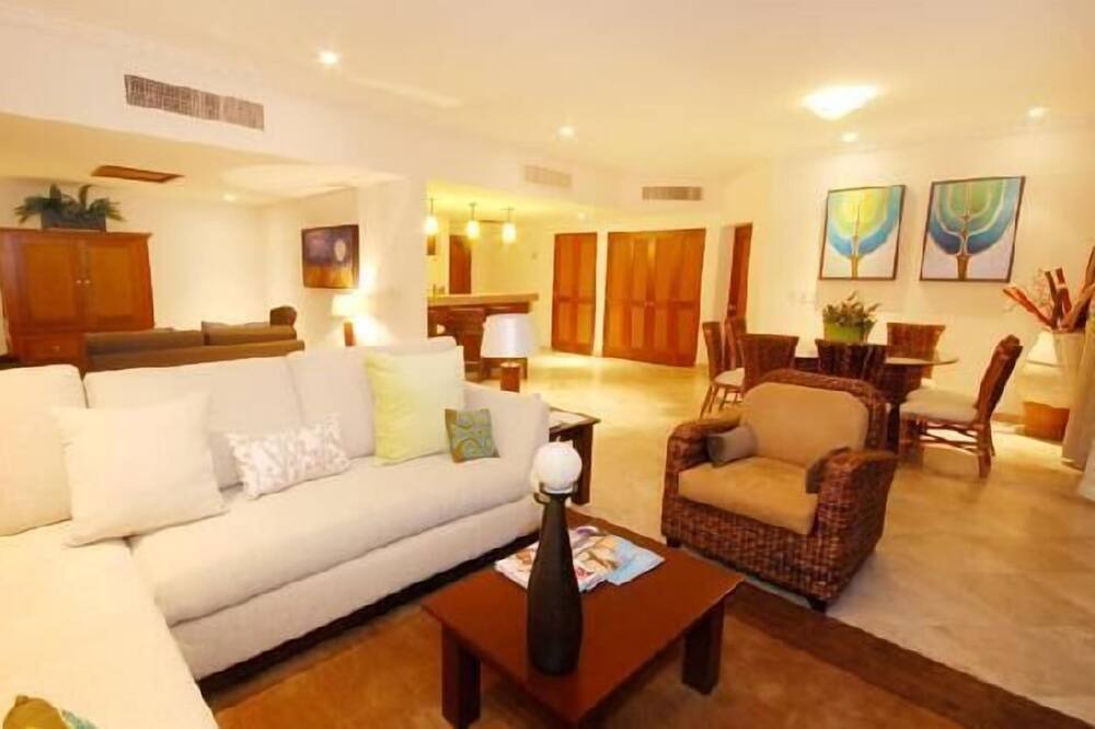 Photo of Livingroom in Marina
