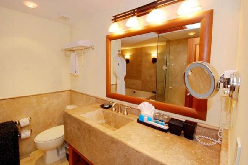 Photo of Bathroom in Marina