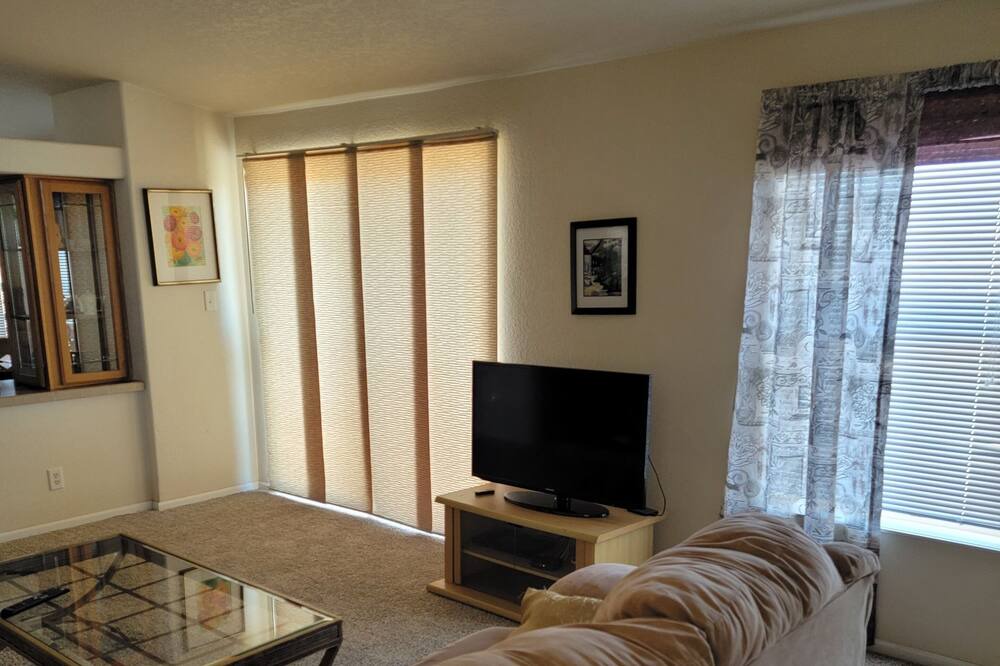 Photo of Bedroom in Tonopah