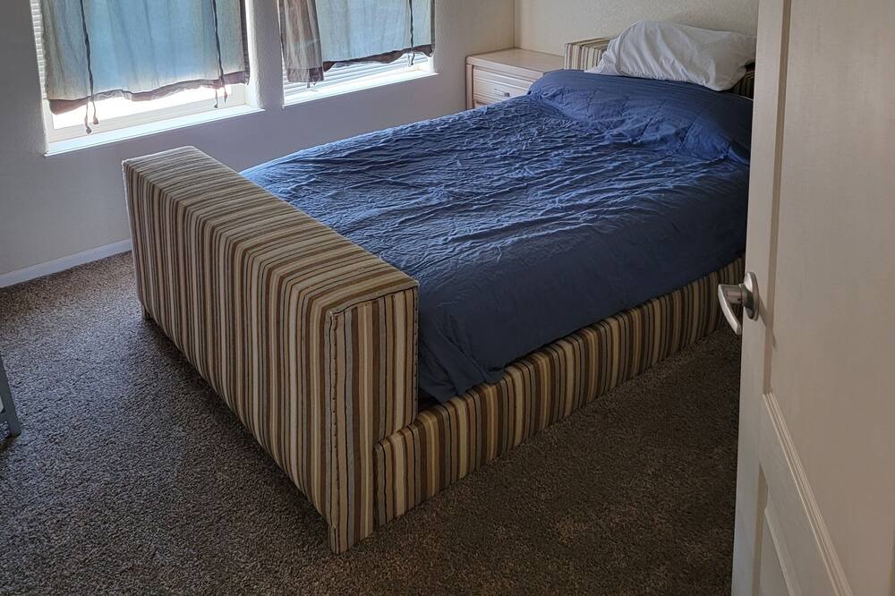 Photo of Bedroom in Tonopah