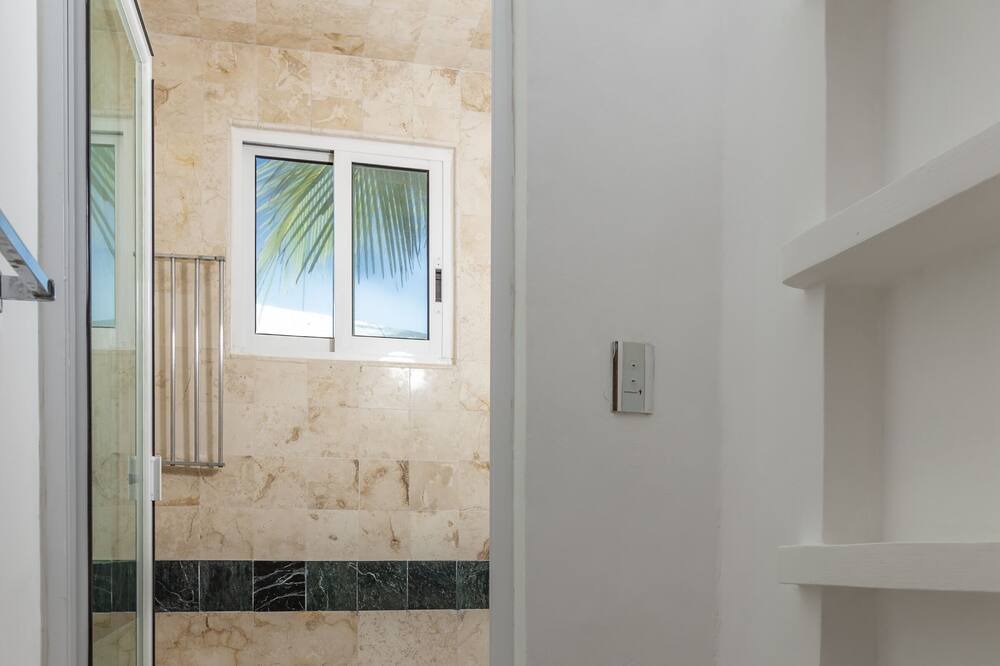 Photo of Bathroom in Zona Hotelera
