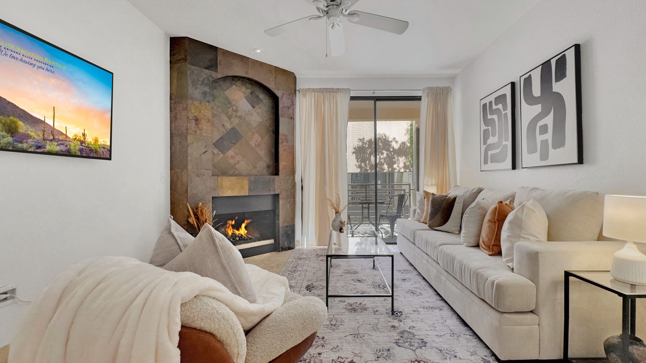 Photo of Livingroom in Camelback East