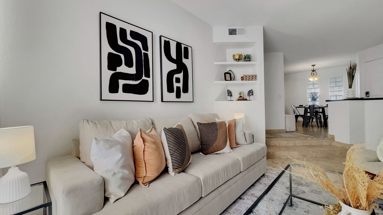 Photo of Livingroom in Camelback East