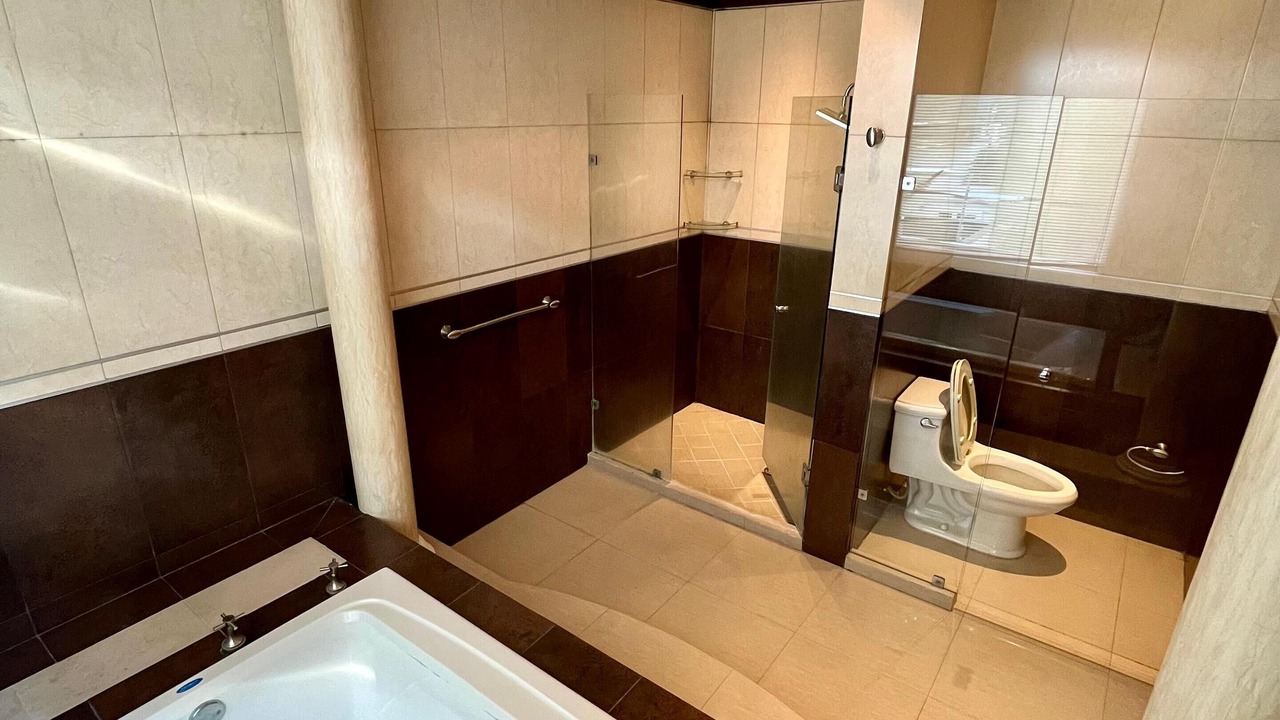 Photo of Bathroom in Leon