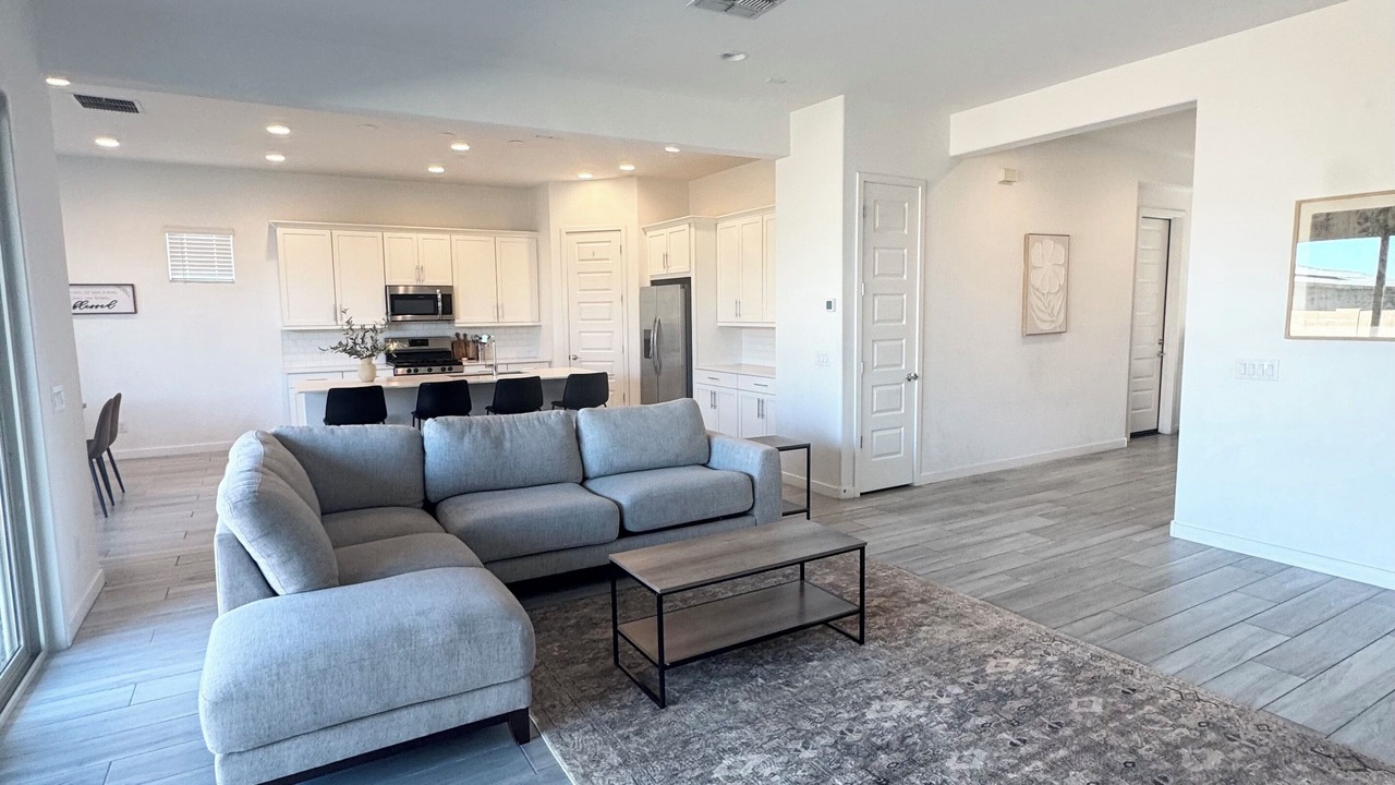 Photo of Livingroom in Laveen Village