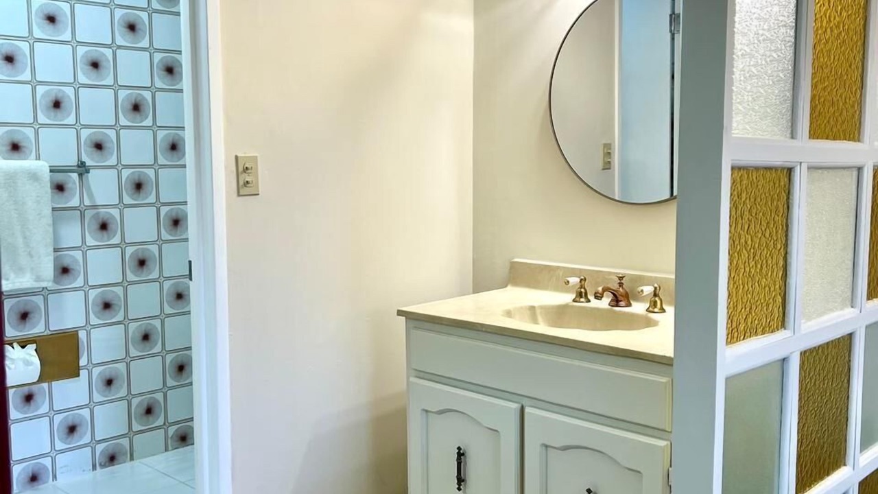 Photo of Bathroom in Avenida Revolucion