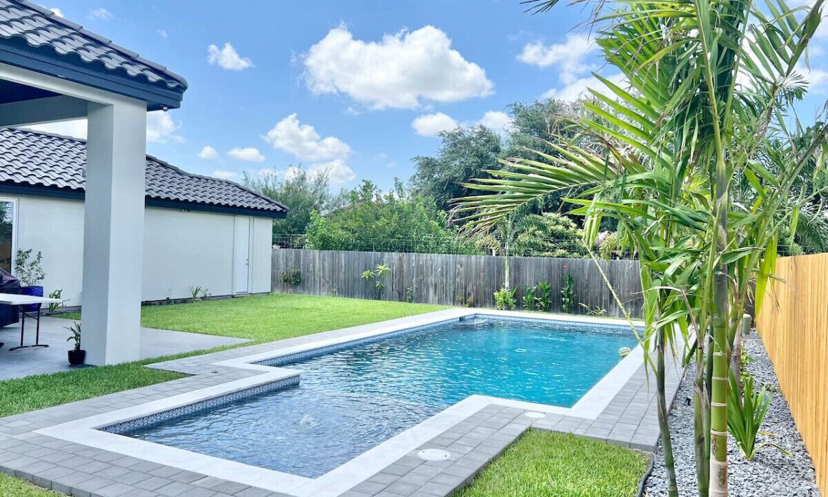 Photo of Outdoor in Palmhurst