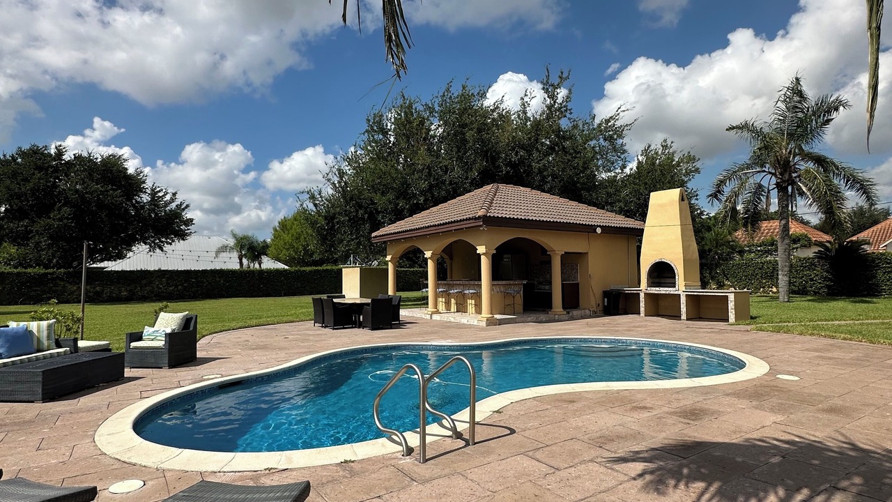 Photo of Outdoor in Palmhurst