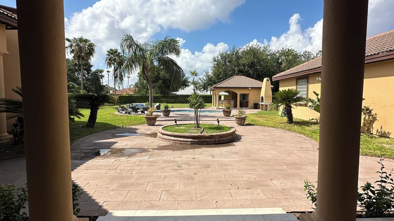 Photo of Outdoor in Palmhurst