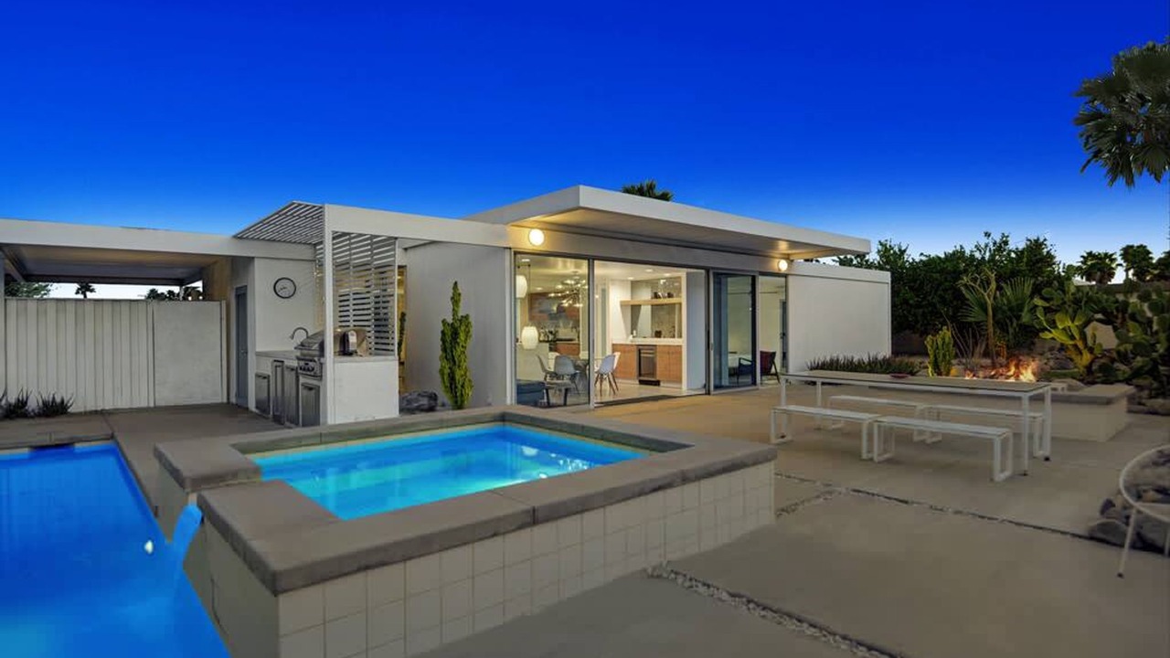 Photo of Outdoor in Racquet Club Estates