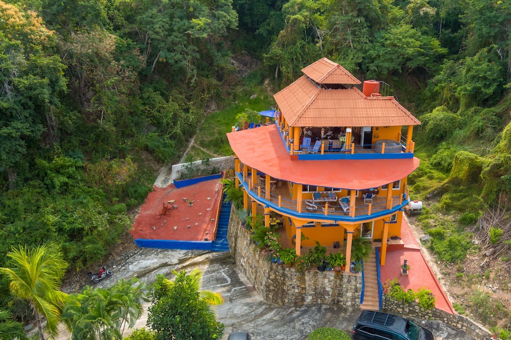 Photo of Outdoor in Club Santiago