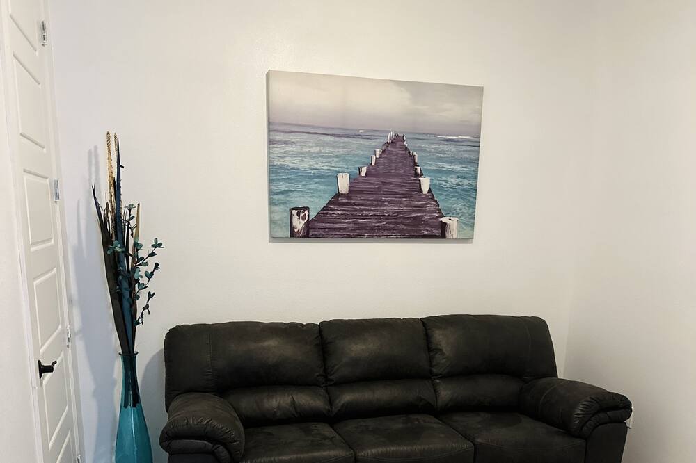 Photo of Livingroom in Brownsville