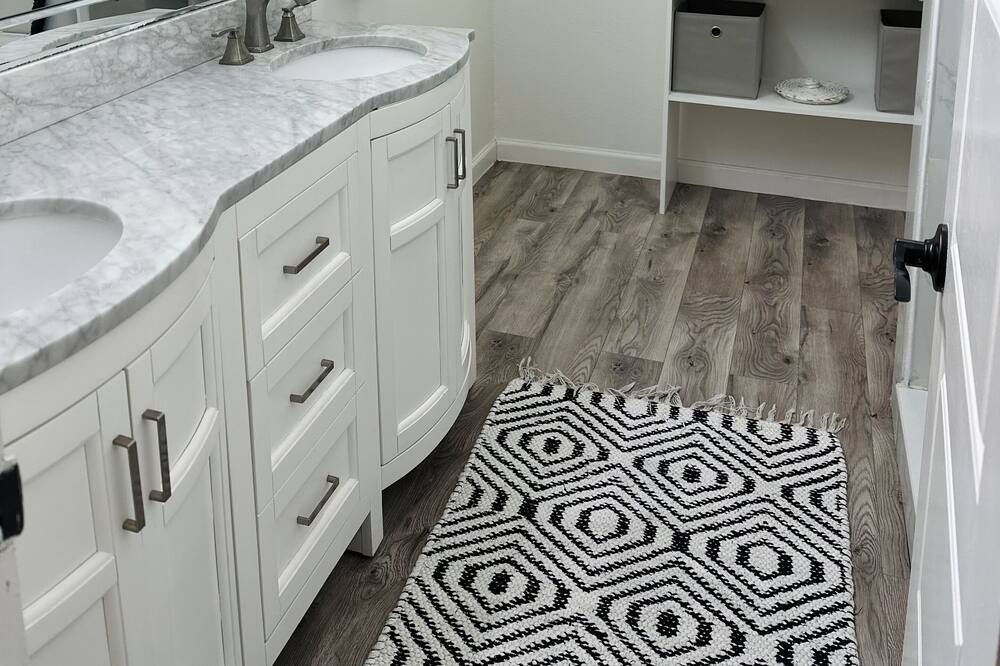 Photo of Bathroom in Brownsville