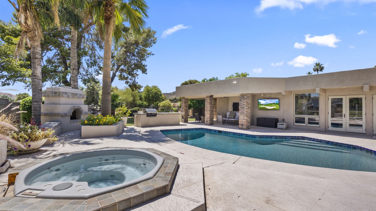 Photo of Outdoor in Moon Mountain Vistas