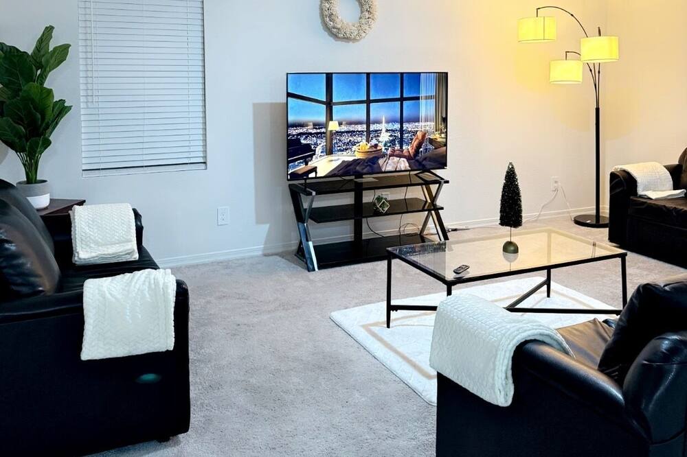 Photo of Livingroom in Estrella Village