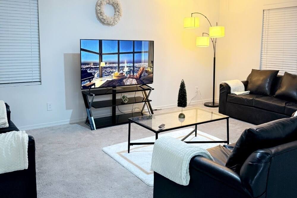 Photo of Livingroom in Estrella Village