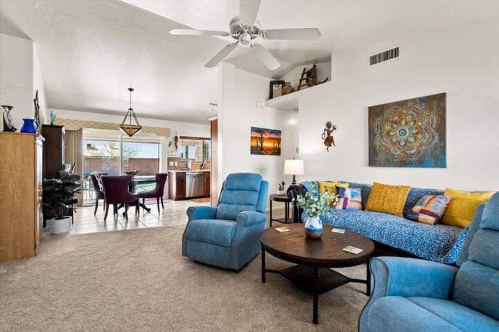 Photo of Livingroom in Arizona City