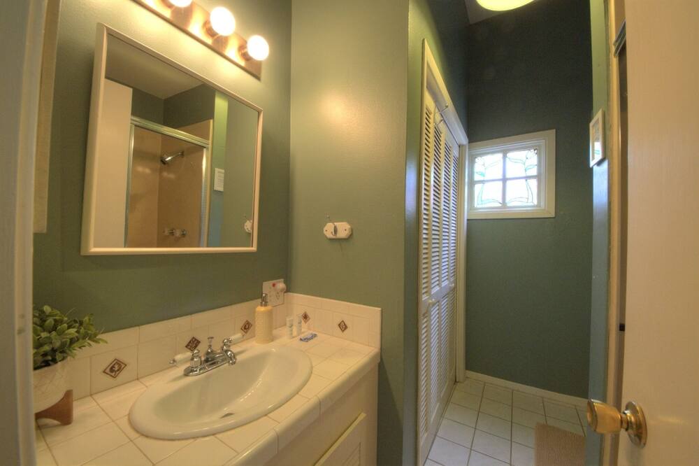 Photo of Bathroom in Harlingen