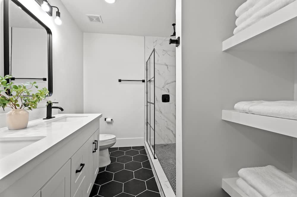 Photo of Bathroom in Coronado