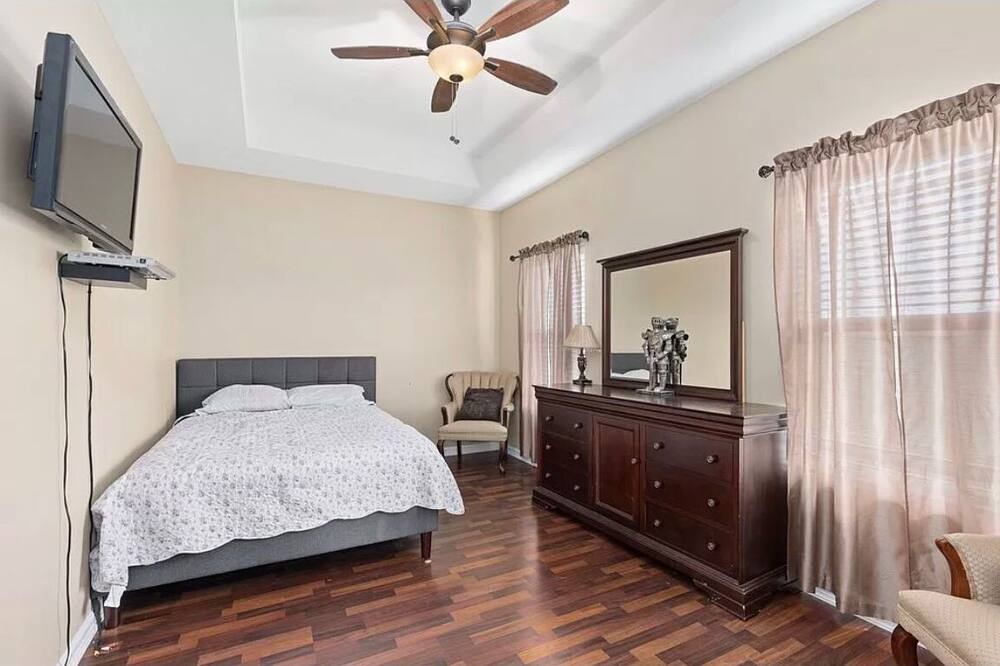Photo of Bedroom in Los Fresnos