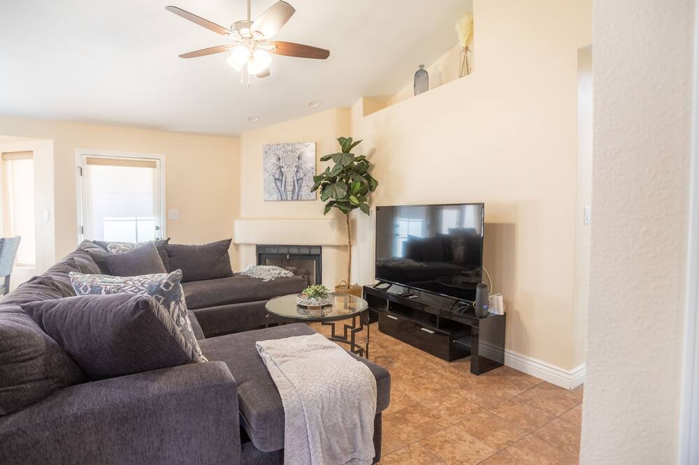 Photo of Livingroom in Yuma