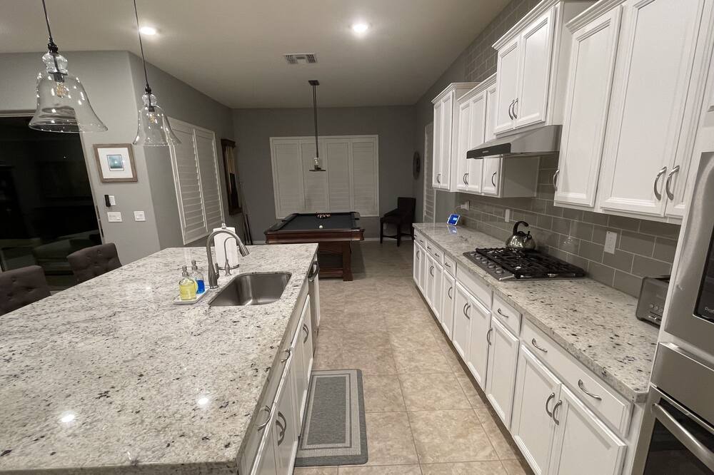 Photo of Kitchen in Montecito in Estrella