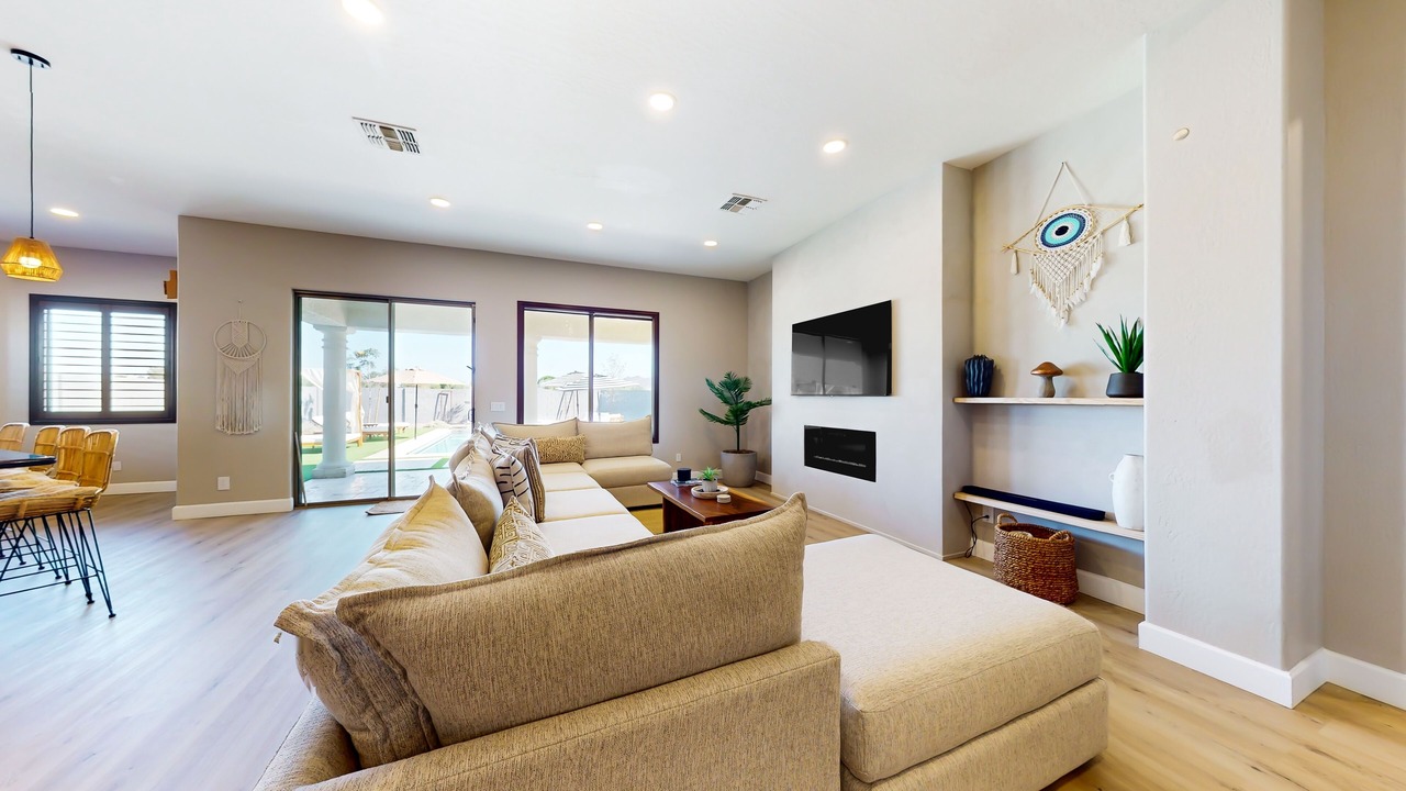 Photo of Livingroom in South Mountain
