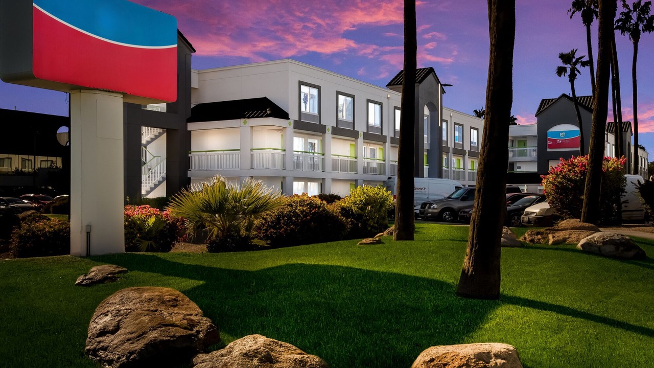 Photo of Outdoor in Paradise Valley Village