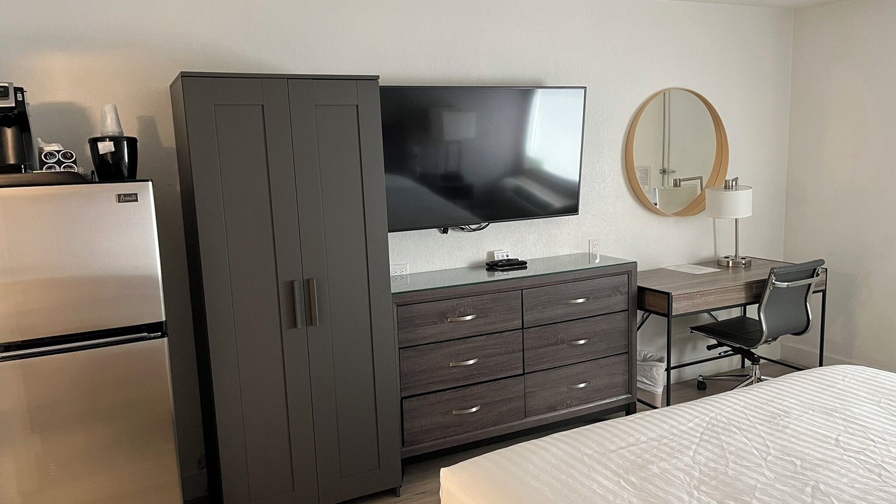 Photo of Bedroom in Paradise Valley Village