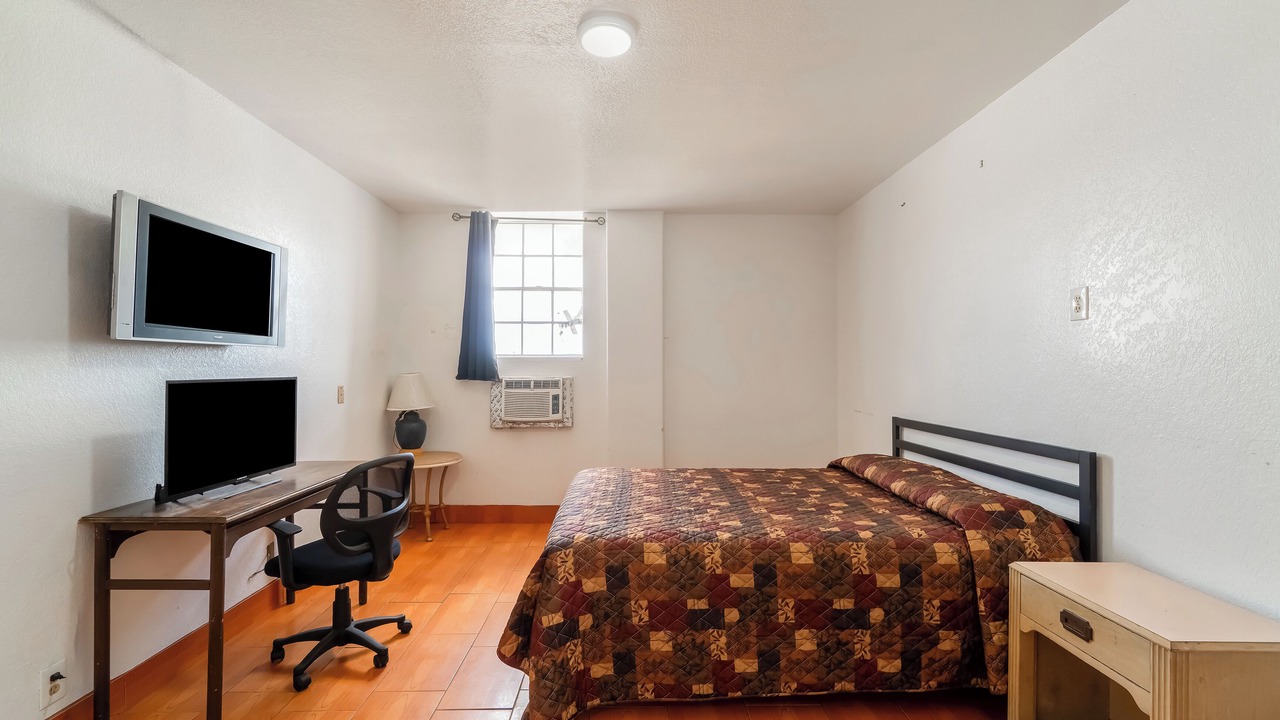 Photo of Bedroom in Brownsville