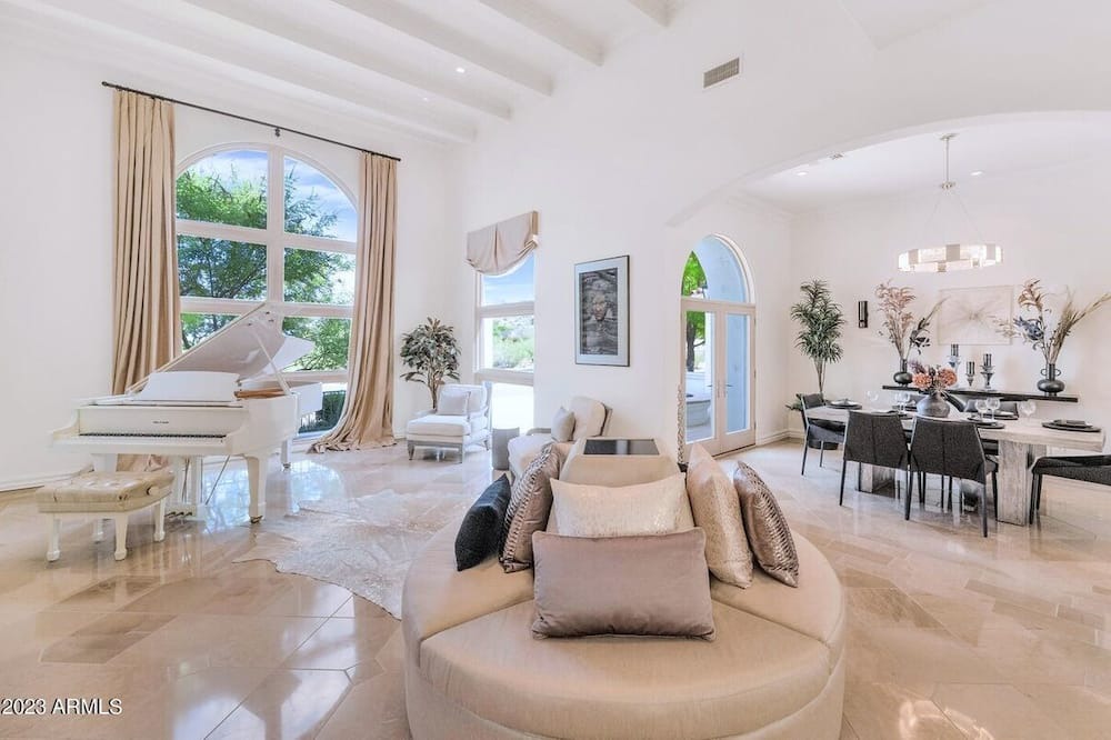 Photo of Livingroom in Paradise Hills