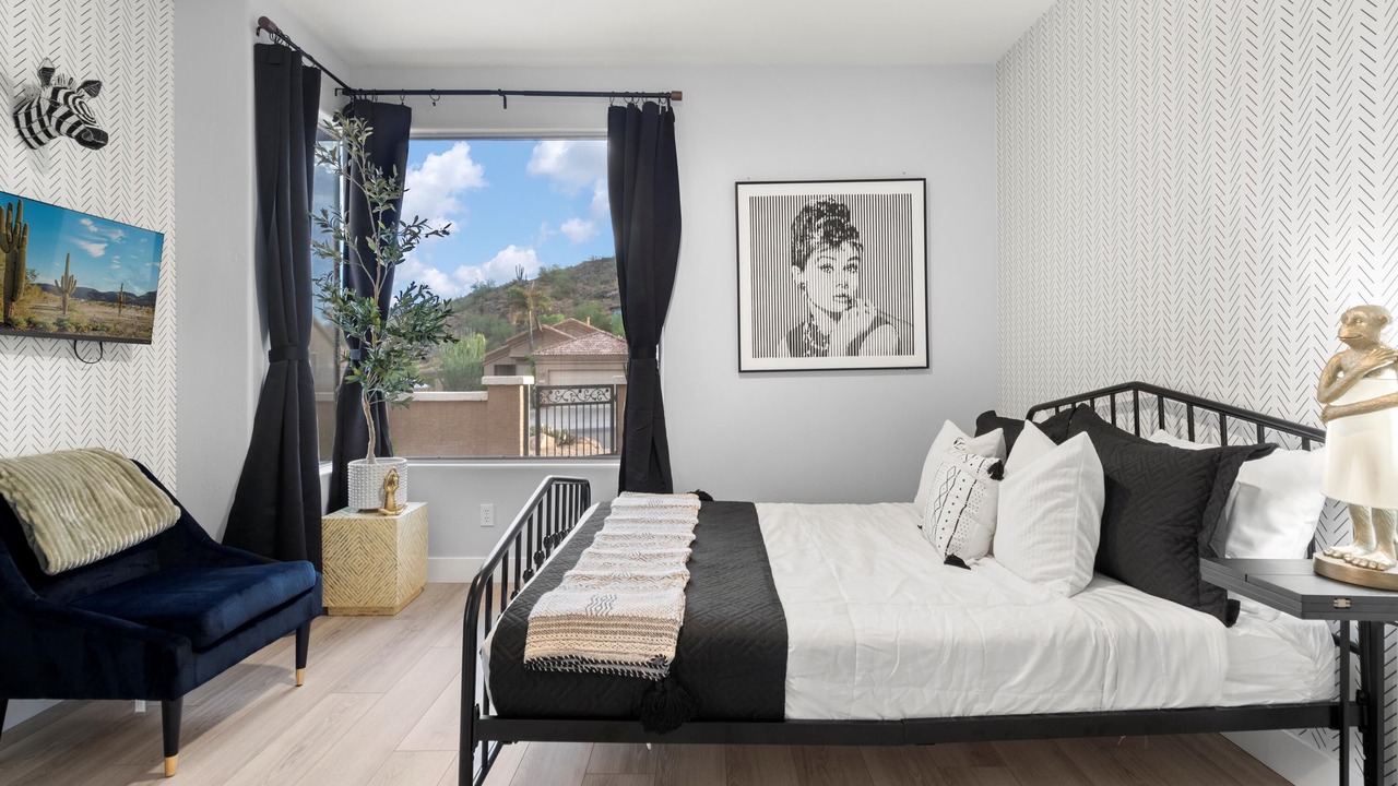Photo of Bedroom in Paradise Valley Village