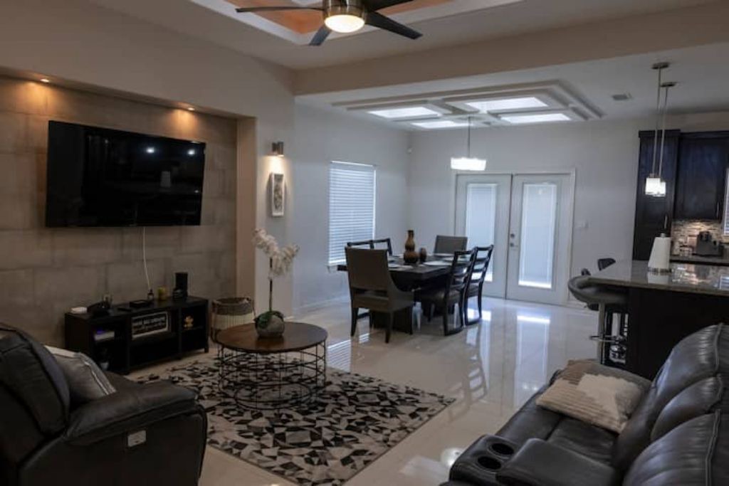 Photo of Livingroom in Brownsville